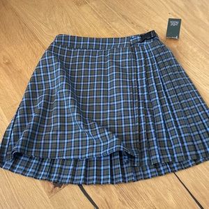 Blue and black plaid skirt